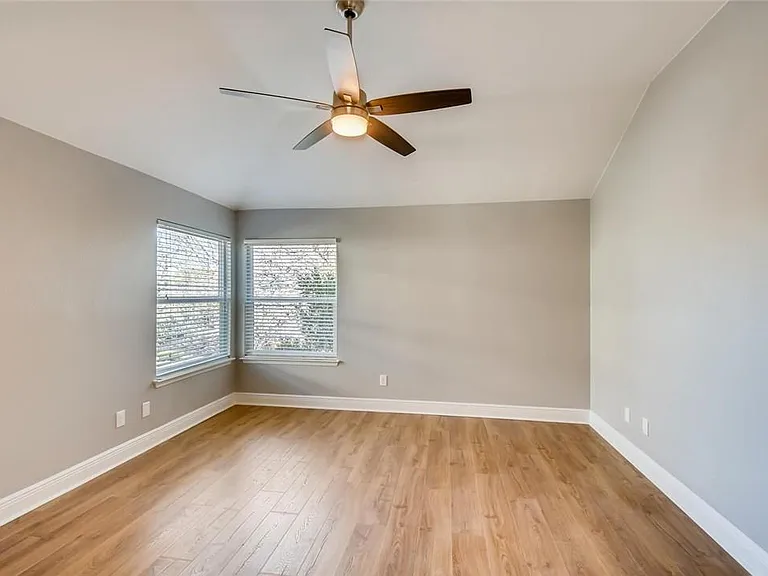 6108 Skahan Ln — Photo 5