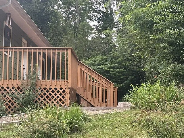 205 Canterbury Ln — Photo 22