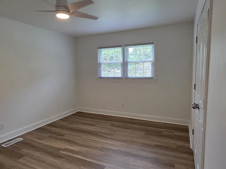 1011 Cedar Dr S #A — Photo 6