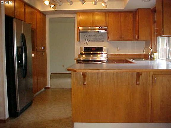 4th image of 509 NE 139th Ave