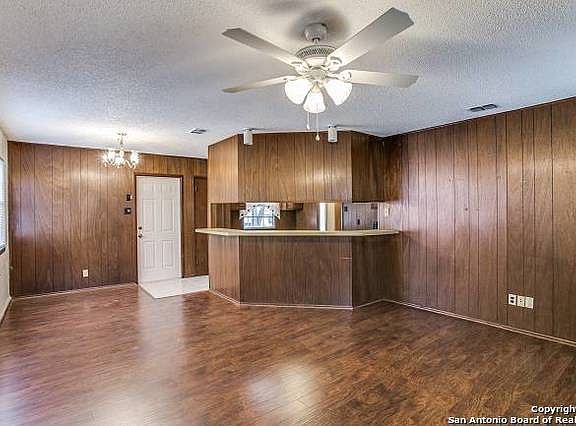 4th image of 5634 Charlie Chan Dr
