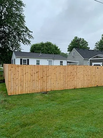 906 N Pine St — Photo 3