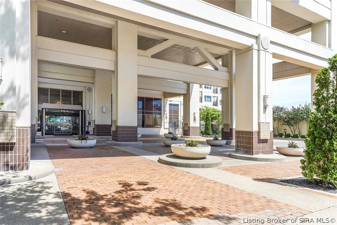 1 bed, 2.0 bath, 1353 sqft, $2,700 — Photo 3