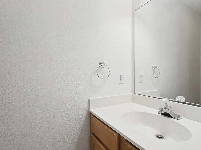 Courtney Heights — Photo 15