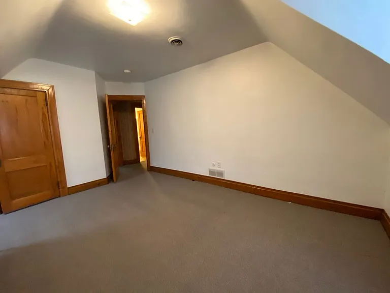 598 E Maiden St — Photo 13