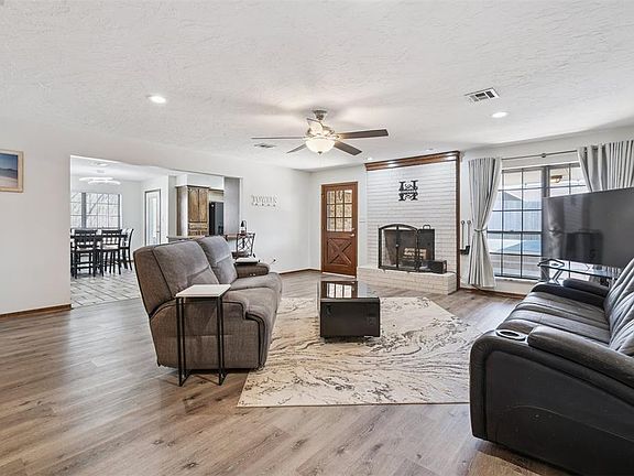 4th image of 2501 Timber Ter