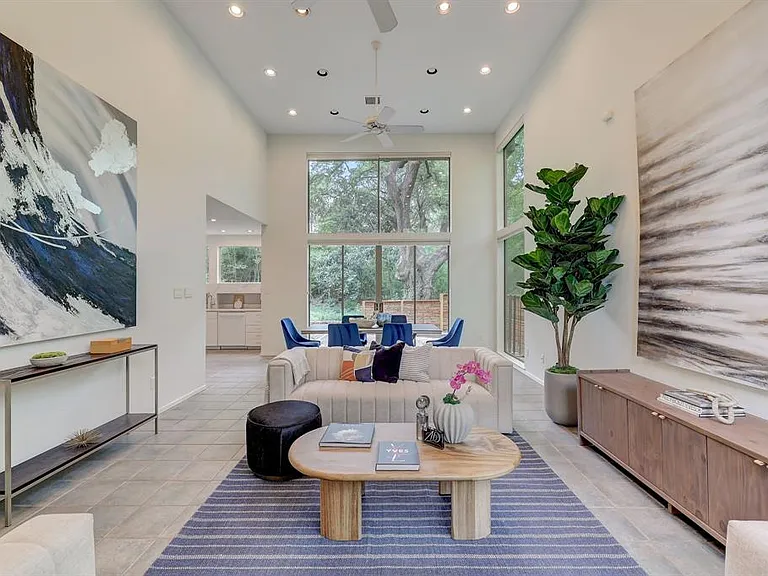 805 Leonard St — Photo 6