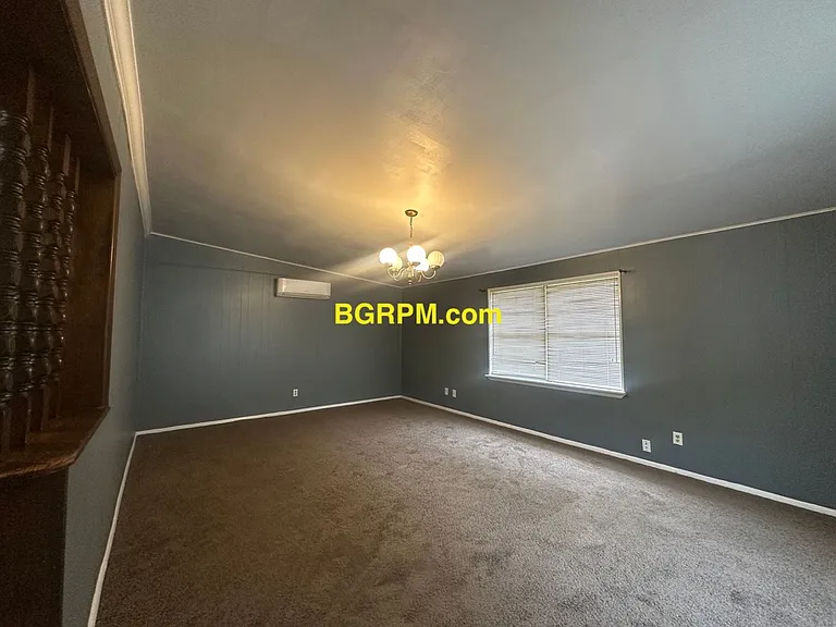 904 Brewer St — Photo 5