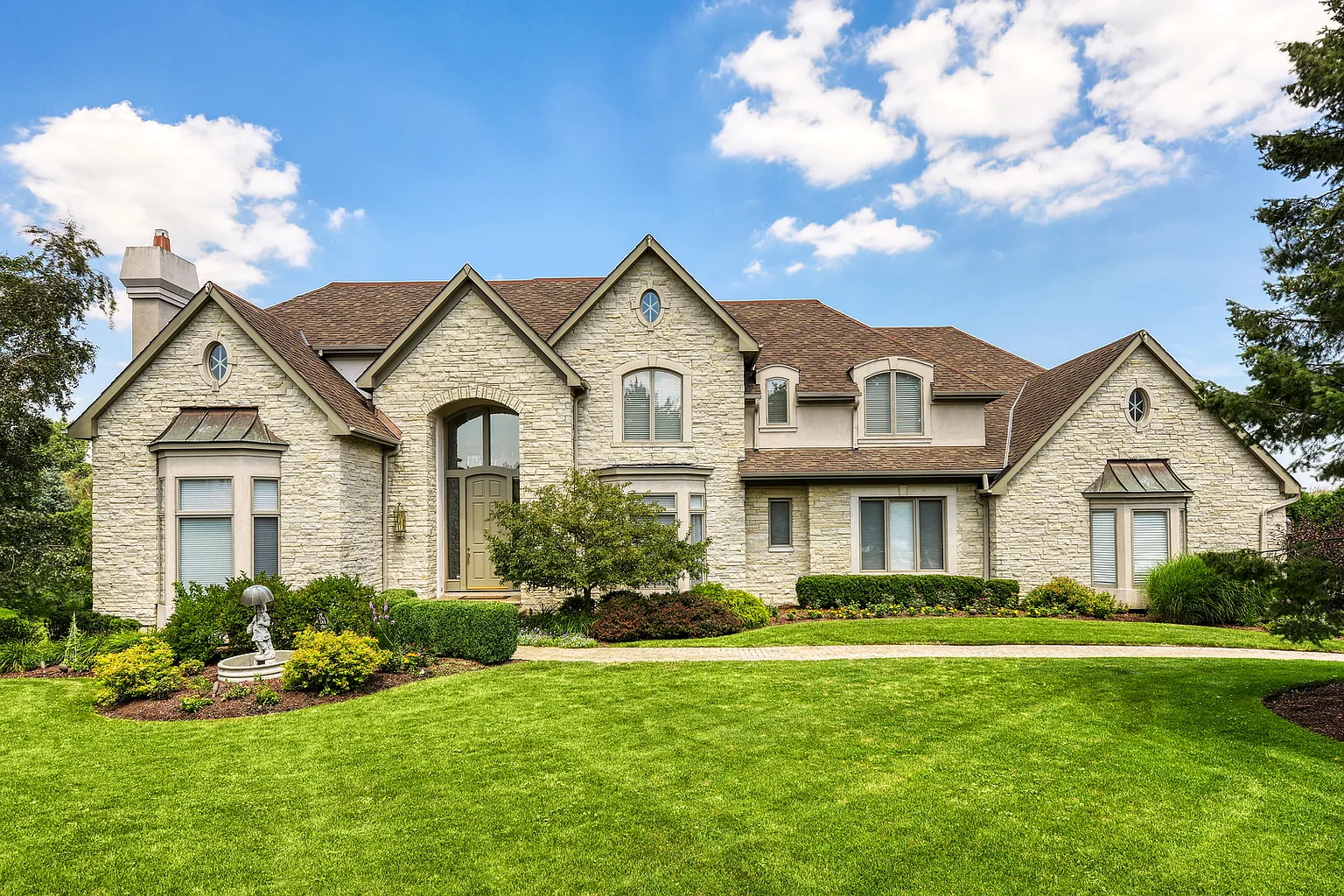 8 York Lake Ct photo 1