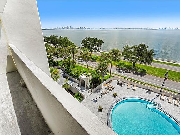 2nd image of 4141 BAYSHORE BOULEVARD #602