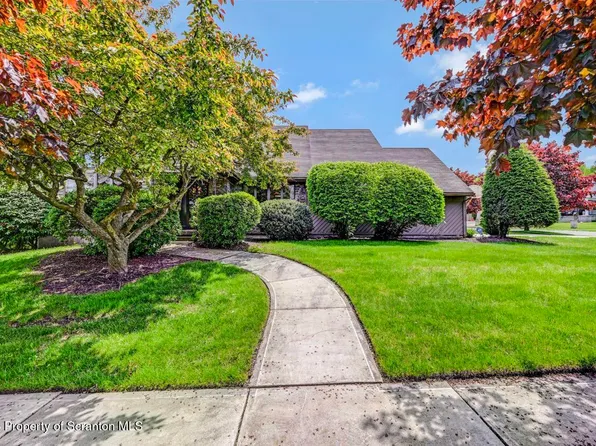 600 E Swinick Dr, Dunmore, PA 18512