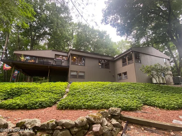 100 Cole Lane, Troy, NY 12180