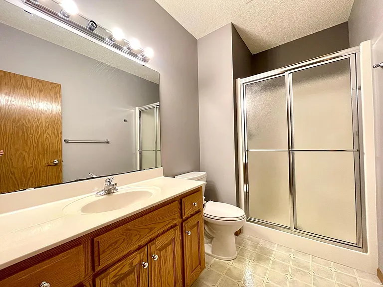 640 S Park Ct — Photo 30