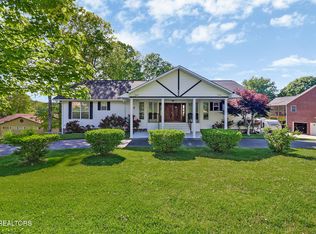 8429 Cherokee Trl, Crossville, TN 38572