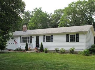 41 Woodland Dr, North Kingstown, RI 02852