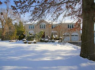 4 Sycamore Ct, Marlboro, NJ 07746