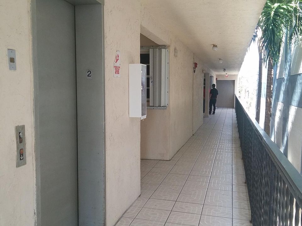 1st image of 424 SW 12th Ave APT 303