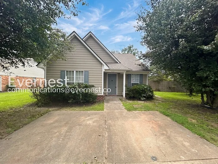 10721 Ridgefield Dr — Photo 1
