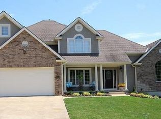 10409 NW River Hills Dr, Kansas City, MO 64152