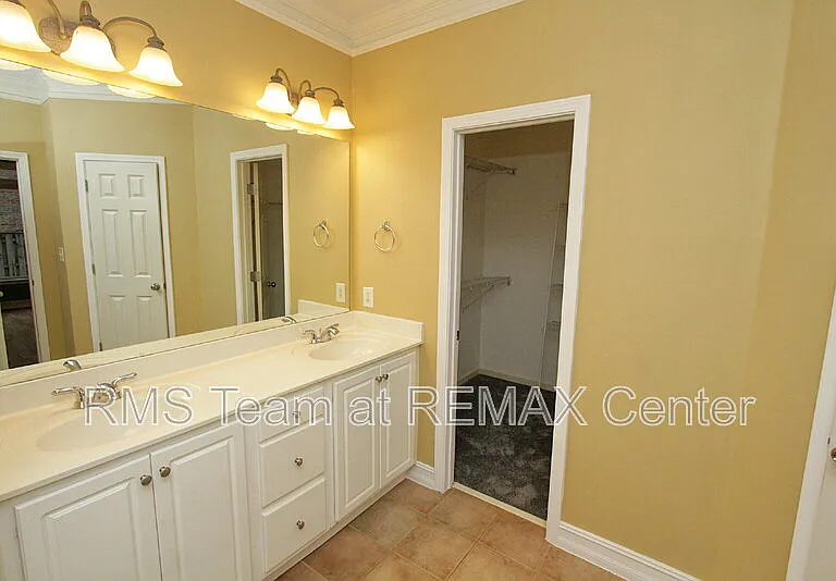 1360 Eastgate Ct SE — Photo 20