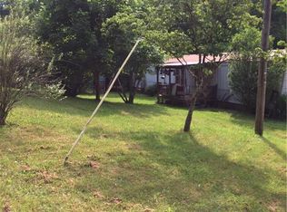 26 Lesher Dr, Clendenin, WV 25286