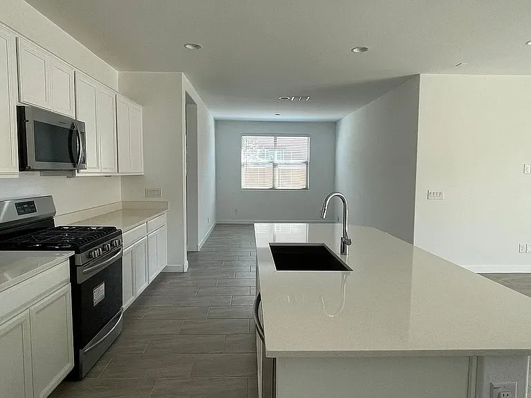 1641 W La Mirada Dr — Photo 5