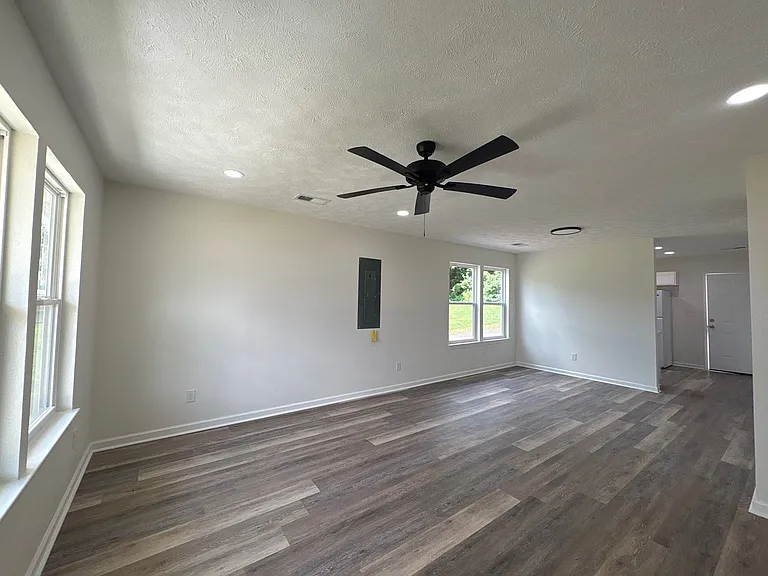 222 Oak St #A — Photo 3