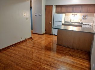 1112 E Knapp St APT 8, Milwaukee, WI 53202