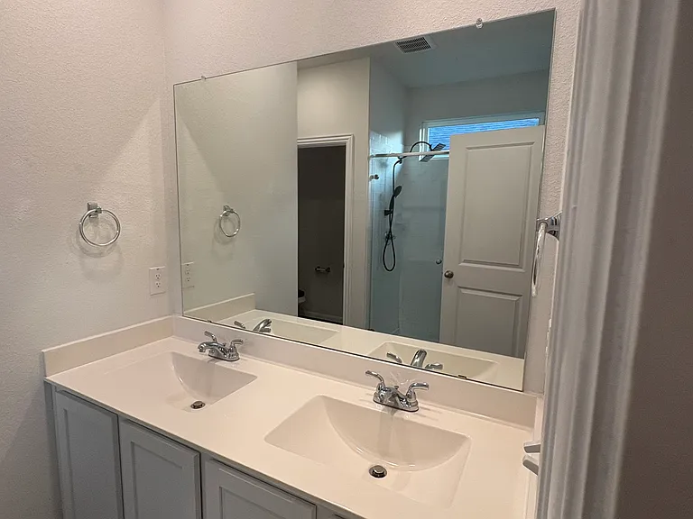 124 Katie Elder Dr — Photo 2