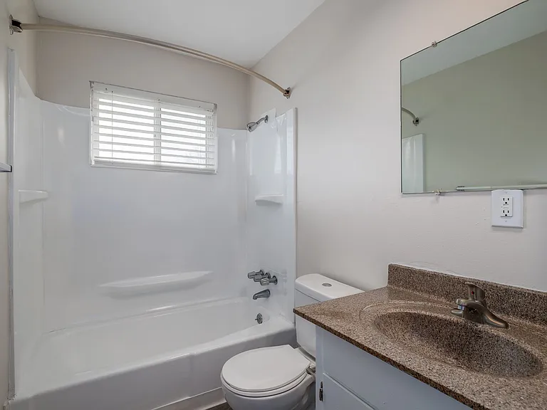 Parkville Place Apartments — Photo 14