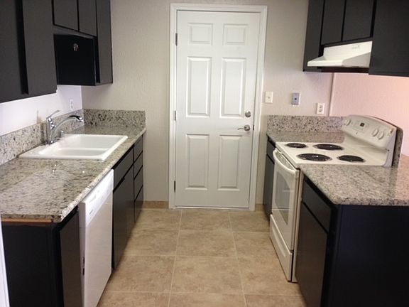 3rd image of 6105 Merrywood Dr