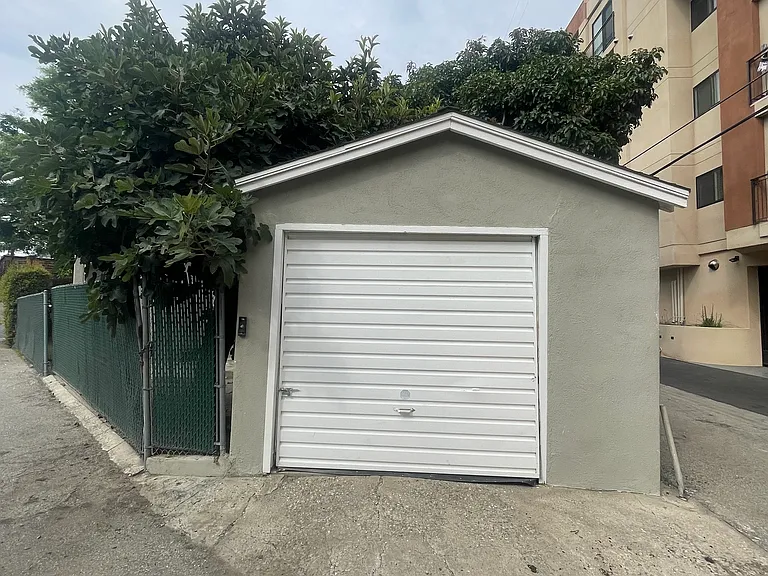 11710 Pearl St — Photo 17