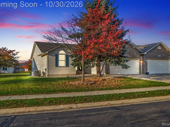 4386 Springbrook Dr, Swartz Creek, MI 48473