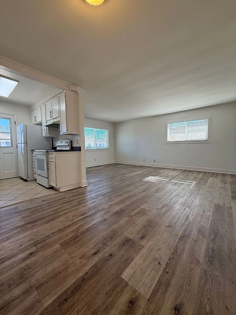 Spacious Living in the Heart of Ventura — Photo 1