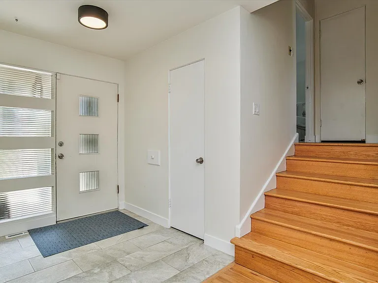 30 Fairfax St — Photo 2