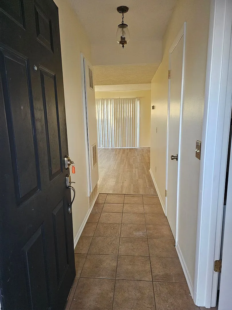 Townhome — Photo 4
