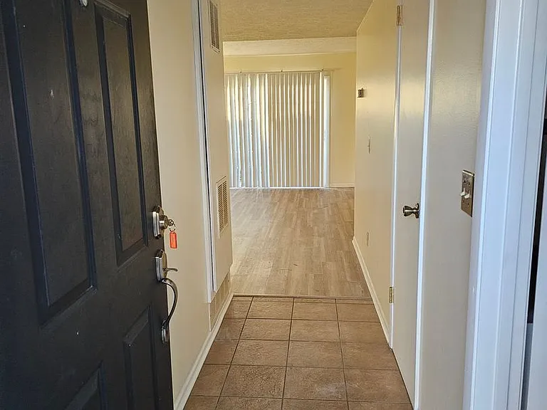 59 Knollwood Cir — Photo 4