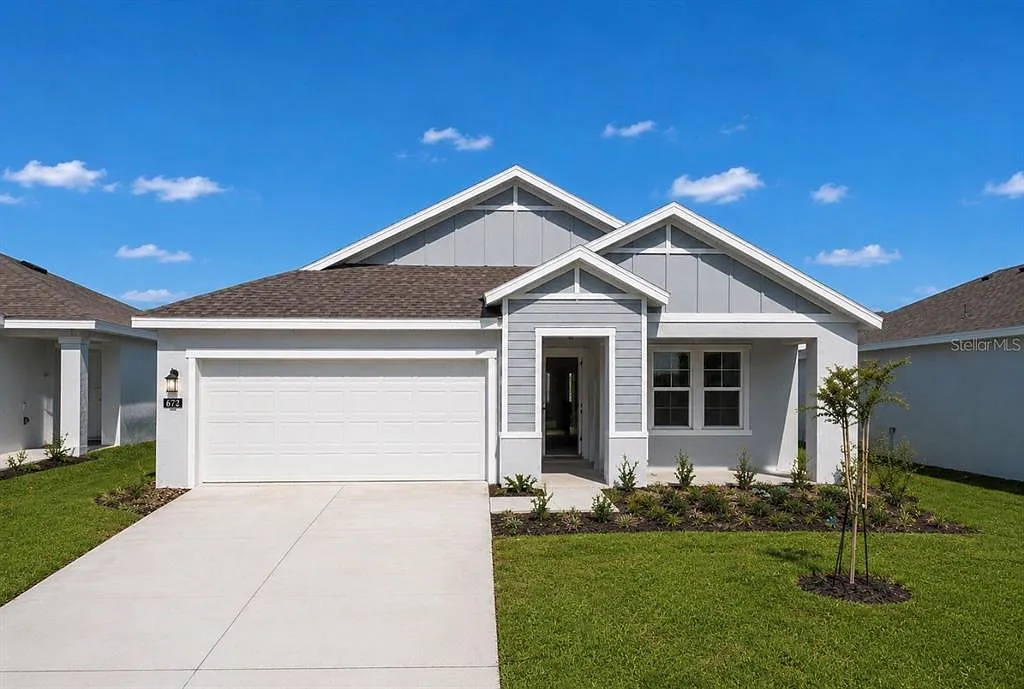3 bed, 2.0 bath, 2160 sqft, $2,300 — Photo 2