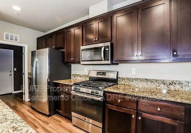 5564 Celebration St — Photo 7