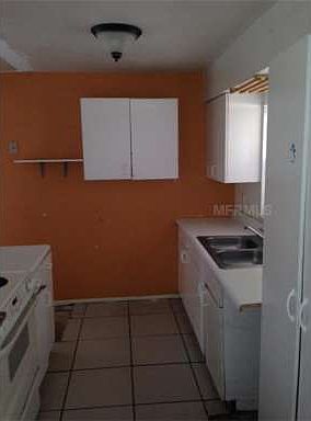 2nd image of 832 Turtle Mound Dr