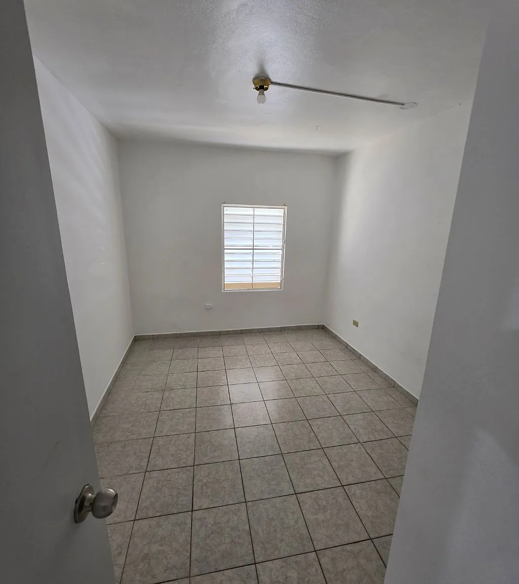 2 bed, 1.0 bath, 400 sqft, $650 — Photo 4