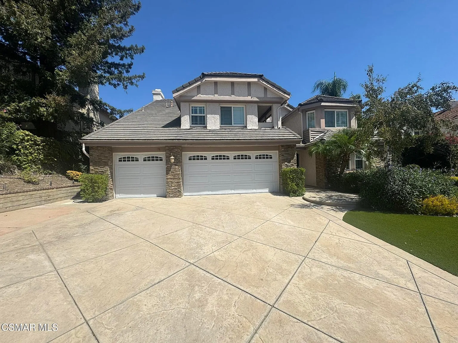 5 bed, 3.5 bath, 3442 sqft, $9,000 — Photo 3