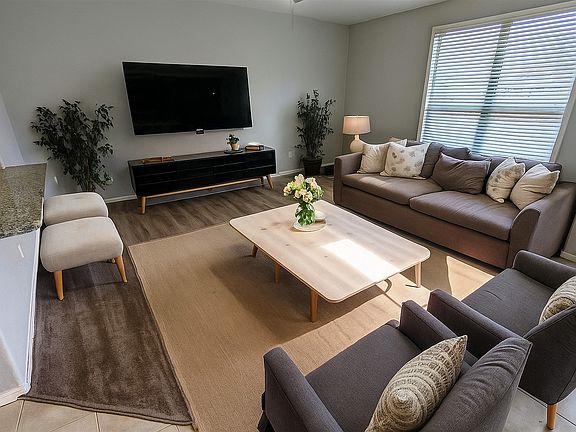 3rd image of 4110 Sandalwood Ct