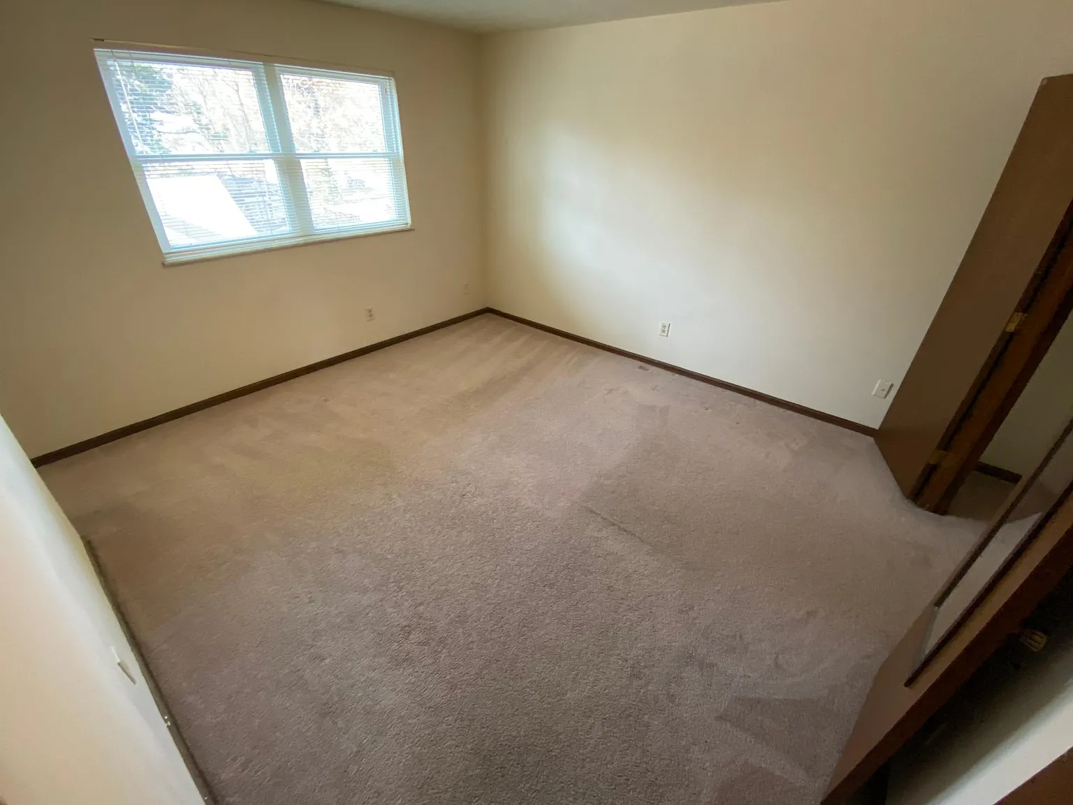 1212 Thurston St — Photo 3