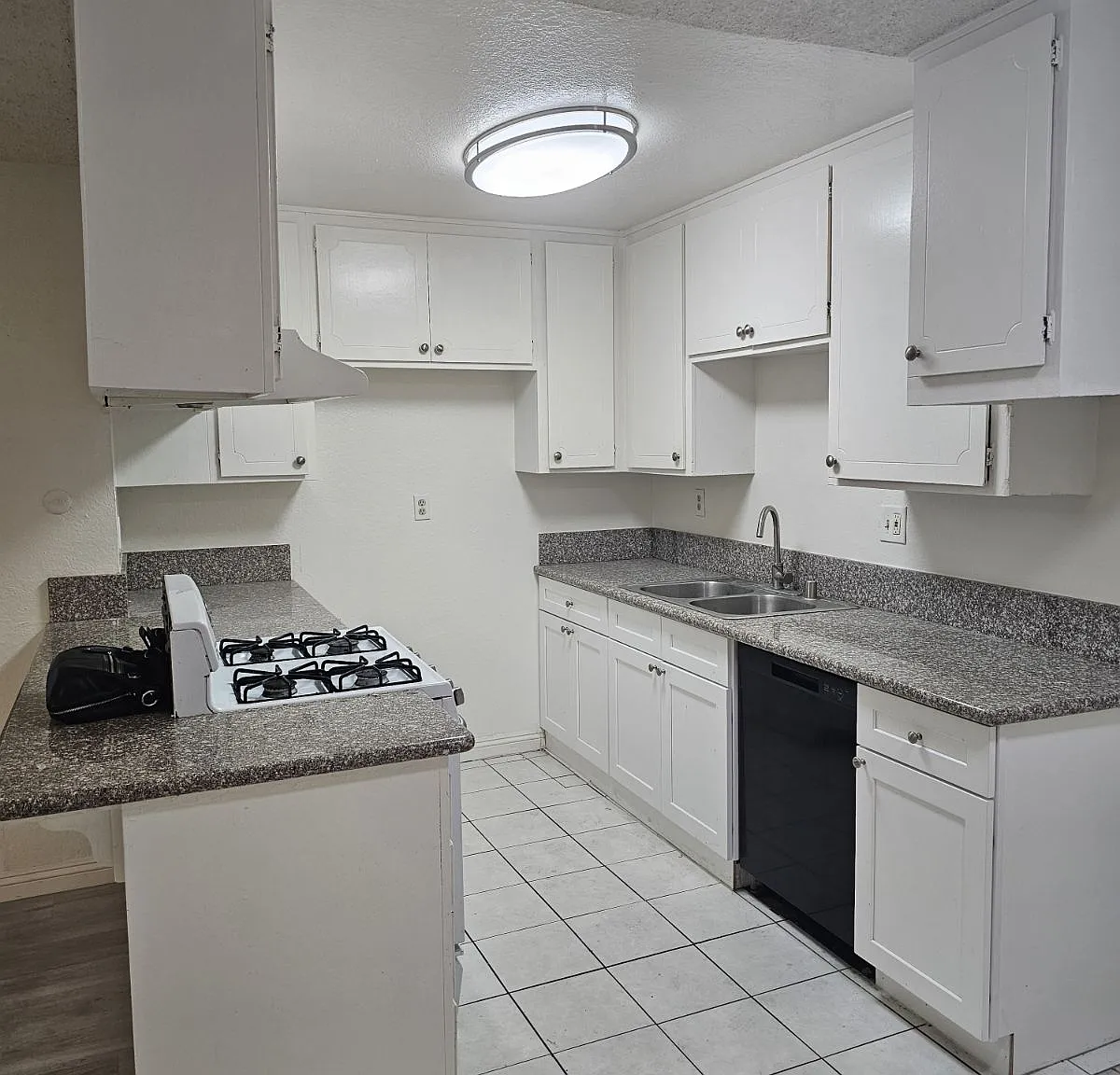2 bed, 1.5 bath, $2,295 — Photo 2