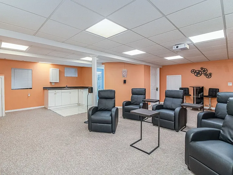 Building's Lounge