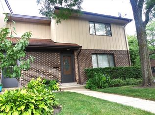 322 E Rimini Ct, Palatine, IL 60067