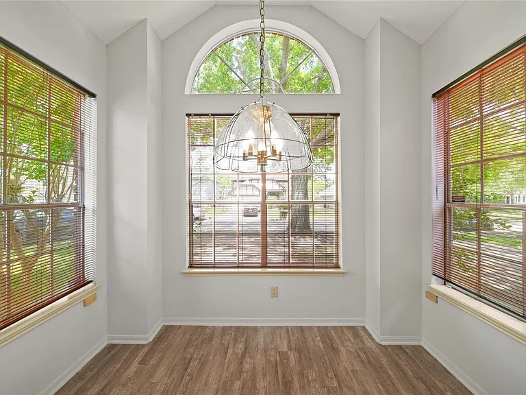 2923 Plantation Wood Ln — Photo 5
