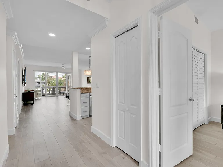 862 Hudson Ave #862 — Photo 6