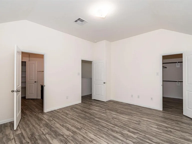 29439 Westhope Dr — Photo 7